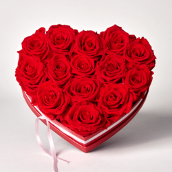Blumen und Präsente von 123Blumenversand. Angebot "14 rote haltbare Rosen in herzförmiger Schachtel" ab 89.99 zzgl. Lieferung.